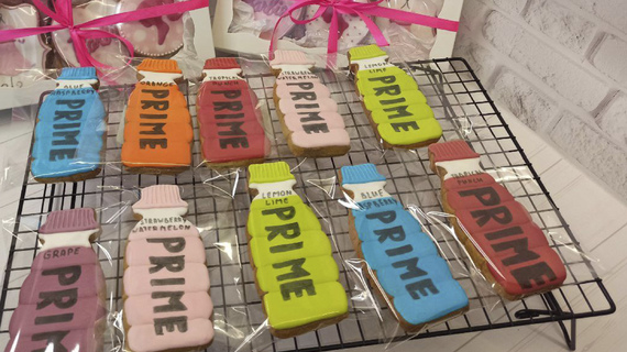 Gingerbread at work: how sweet biscuits create festive office spirit