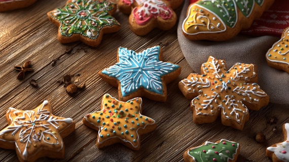 Colour-in gingerbread kits: the joyful, screen-free activity